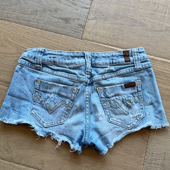 Demin shorts - Picture 6 of 7